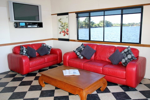 Coomera Houseboats - South Australia Travel 17