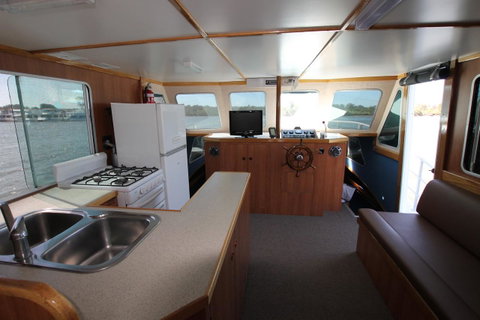 Coomera Houseboats - South Australia Travel 1