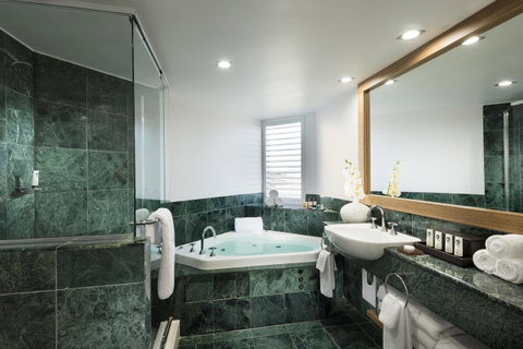 Sofitel Gold Coast Broadbeach - South Australia Travel 4