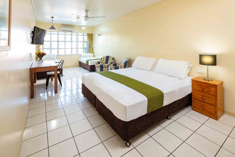 Hides Hotel - South Australia Travel 13