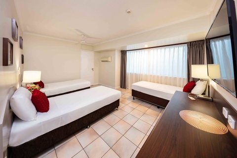 Hides Hotel - South Australia Travel 9