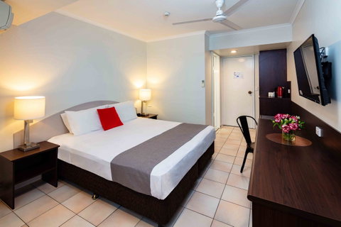 Hides Hotel - South Australia Travel 3