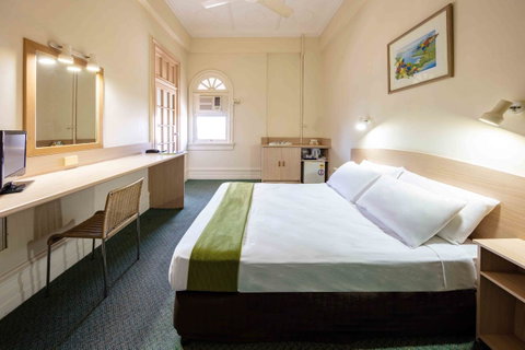 Hides Hotel - South Australia Travel 16