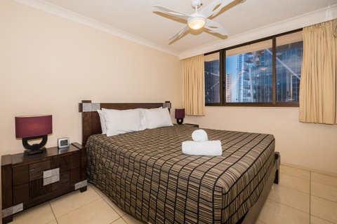 Breakers North Absolute Beachfront Apartments - Official - South Australia Travel 35