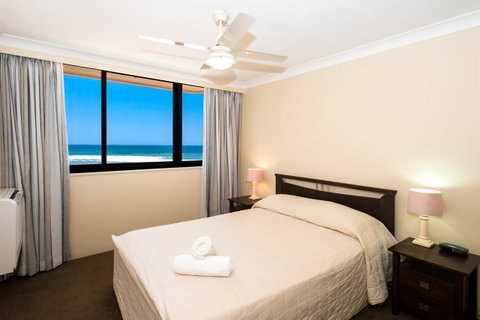 Breakers North Absolute Beachfront Apartments - Official - South Australia Travel 8