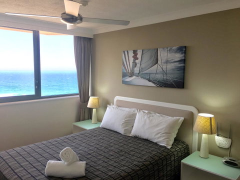 Breakers North Absolute Beachfront Apartments - Official - South Australia Travel 6