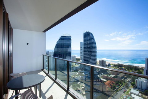 High Floor Ocean View Suites Broadbeach - South Australia Travel 3