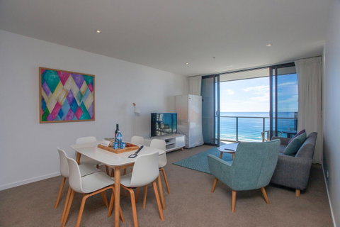High Floor Ocean View Suites Broadbeach - South Australia Travel 6
