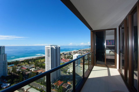 High Floor Ocean View Suites Broadbeach - South Australia Travel 16