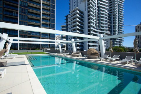 High Floor Ocean View Suites Broadbeach - South Australia Travel 29