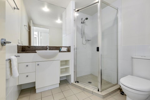 Broadbeach On The Park, 3 Bed Ocean - We Accommodate - South Australia Travel 0