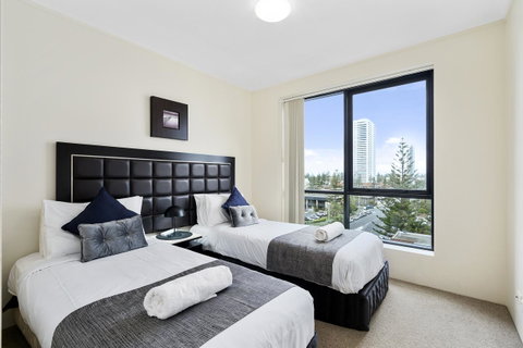 Broadbeach On The Park, 3 Bed Ocean - We Accommodate - South Australia Travel 7