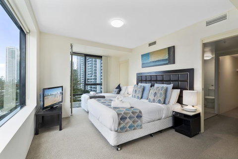 Broadbeach On The Park, 3 Bed Ocean - We Accommodate - South Australia Travel 6