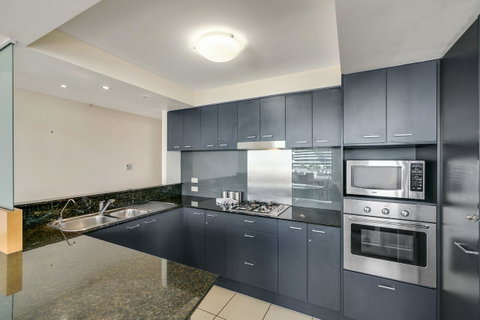 Broadbeach On The Park, 3 Bed Ocean - We Accommodate - South Australia Travel 16