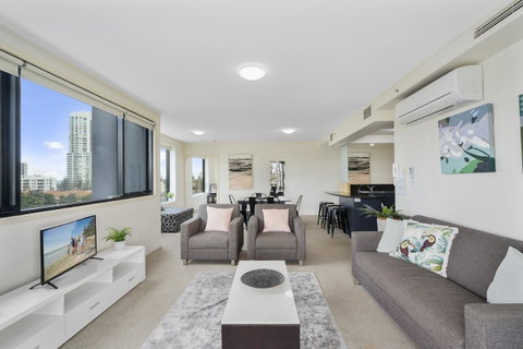 Broadbeach On The Park, 3 Bed Ocean - We Accommodate - South Australia Travel 5