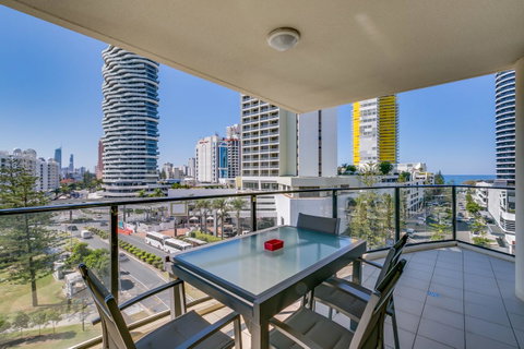 Broadbeach On The Park, 3 Bed Ocean - We Accommodate - South Australia Travel 18