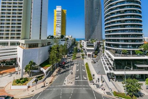 Broadbeach On The Park, 3 Bed Ocean - We Accommodate - South Australia Travel 17