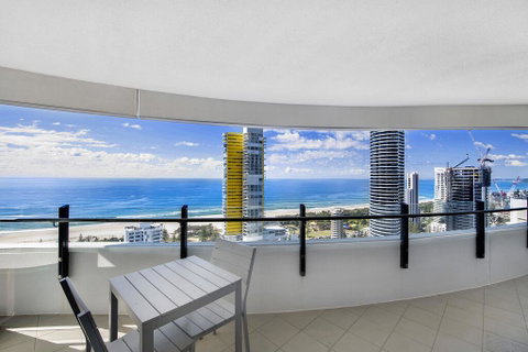 Wave Apartments Broadbeach - South Australia Travel 3