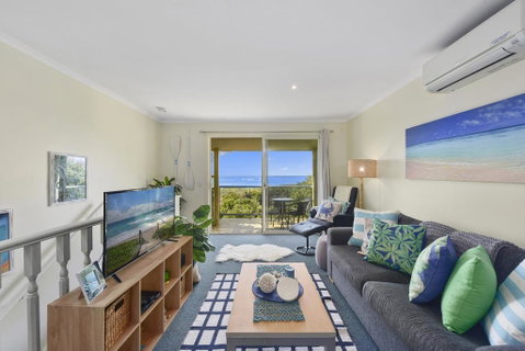 Waves At Sapphire - South Australia Travel 0