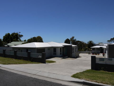 Westwood Villas - Bridport - South Australia Travel 1