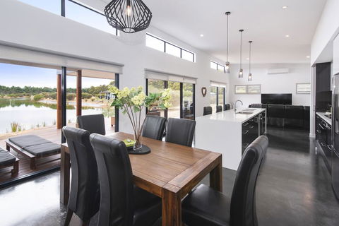 Wharfedale - South Australia Travel 1