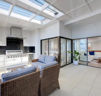 Whispering Sands' 10 Sandy Point Road - Luxury waterfront home with aircon WIFI  Foxtel - South Australia Travel