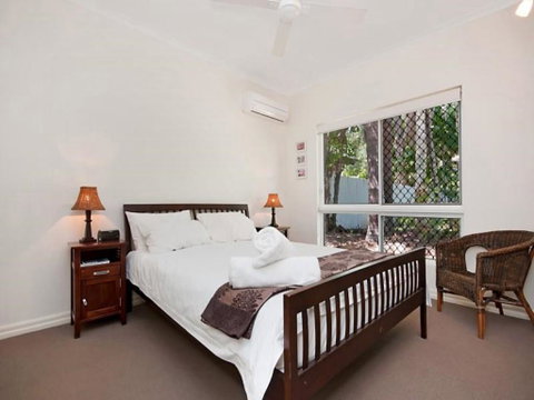 Whitehouse - Palm Cove - South Australia Travel 1
