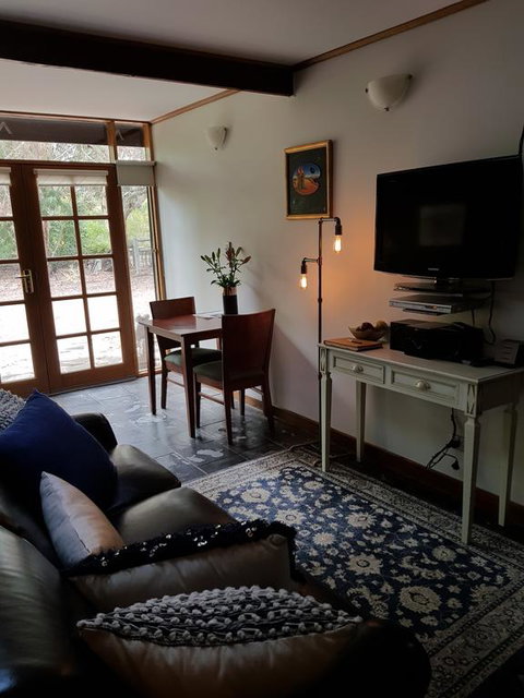 William Hunt's Retreat - Redwood Studio - South Australia Travel 3
