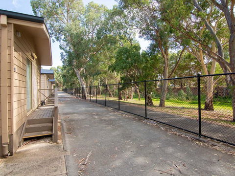 Windsor Gardens Caravan Park - South Australia Travel 2