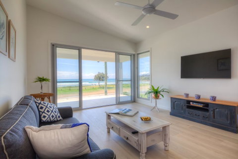 Woolgoolga By The Sea - South Australia Travel 0