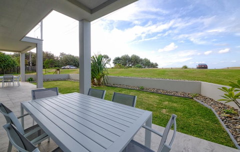 Woolgoolga By The Sea - South Australia Travel 1