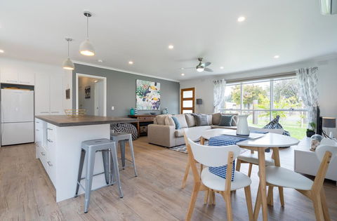 Xanadu Shores - South Australia Travel 3