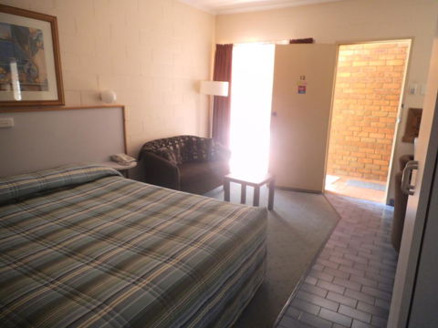 Yarragon Motel - South Australia Travel 2