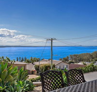 Yenangoon - Walking together Corlette - South Australia Travel