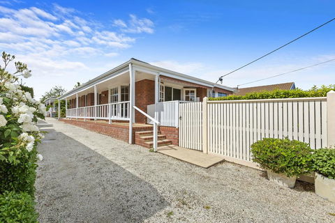 YIN-YANG - MOUNT ELIZA - South Australia Travel 3