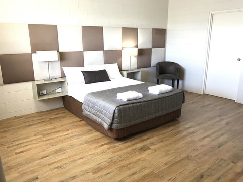 Yongala Lodge By The Strand - South Australia Travel 3