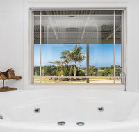Your Luxury Escape - Byron Sunset Breeze - South Australia Travel
