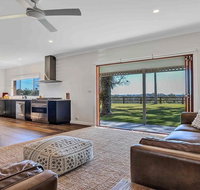 Your Luxury Escape - Paul's Farmhouse at Newrybar - South Australia Travel
