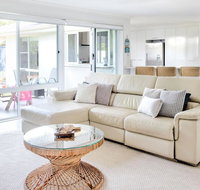 Relax at Bokarina Beach House Walk to Beach Relax by the pool - South Australia Travel