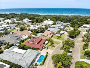 Relax At Bokarina Beach House Walk To Beach Relax By The Pool - South Australia Travel 4