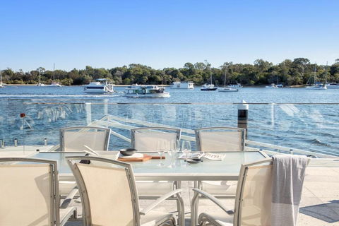 Affordable Riverfront, Pool, Private Pontoon - South Australia Travel 2