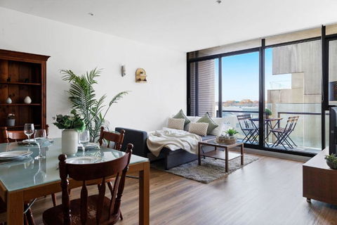 A Chic 2BR Apt Near Melbourne Uni FREE Parking - South Australia Travel 2