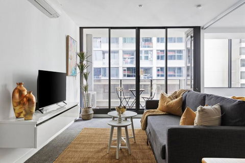 A Chic 2BR Apt Near Southern Cross, With Secure Parking - South Australia Travel 0