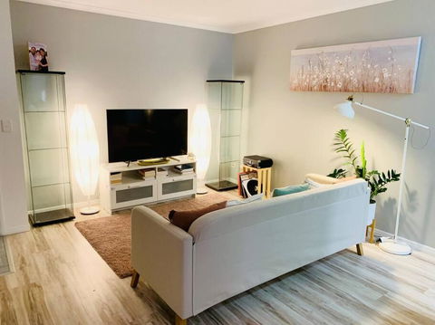 A Cosy And Peaceful Apartment In The Heart Of Yandina - South Australia Travel 0