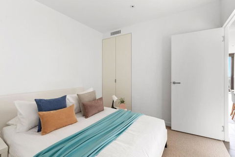 A Cozy 2BR Apt With Free WiFi In Prime Melbourne - South Australia Travel 1