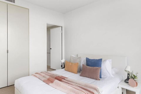A Cozy 2BR Apt With Free WiFi In Prime Melbourne - South Australia Travel 4