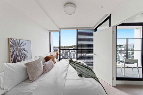 A Cozy & Plush 2BR Apt Next To The Yarra River - South Australia Travel 0