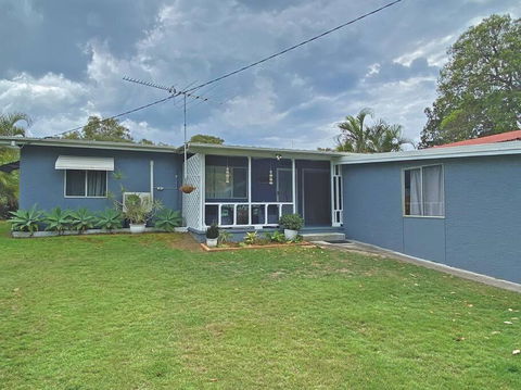 A LITTLE GREY SHACK - South Australia Travel 0