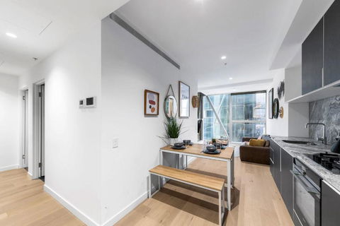 A Lovely Apt Right Next To Southern Cross Station - South Australia Travel 1