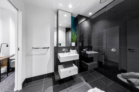 A Lovely Apt Right Next To Southern Cross Station - South Australia Travel 3